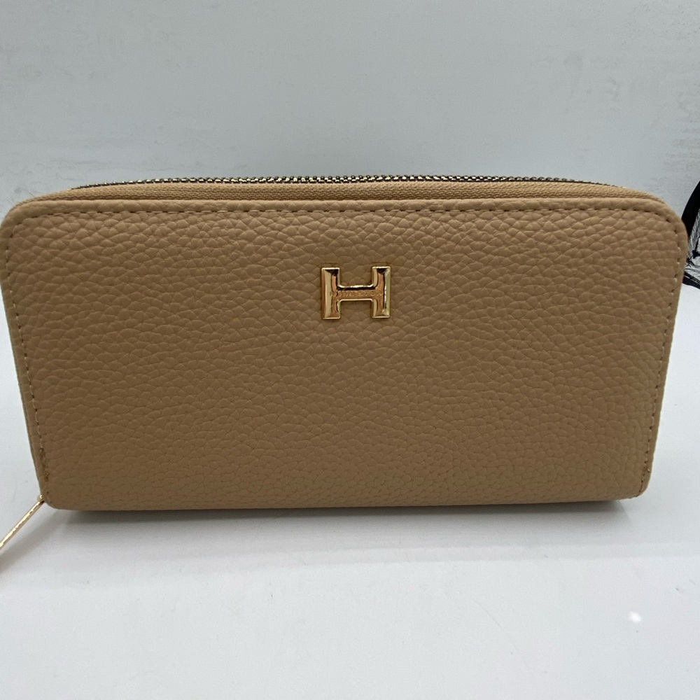 Halston Double Zip Around Wallet Beige/Tan Pebble Faux Leather  H Monogram NWOT